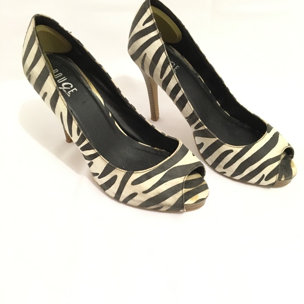Shoe